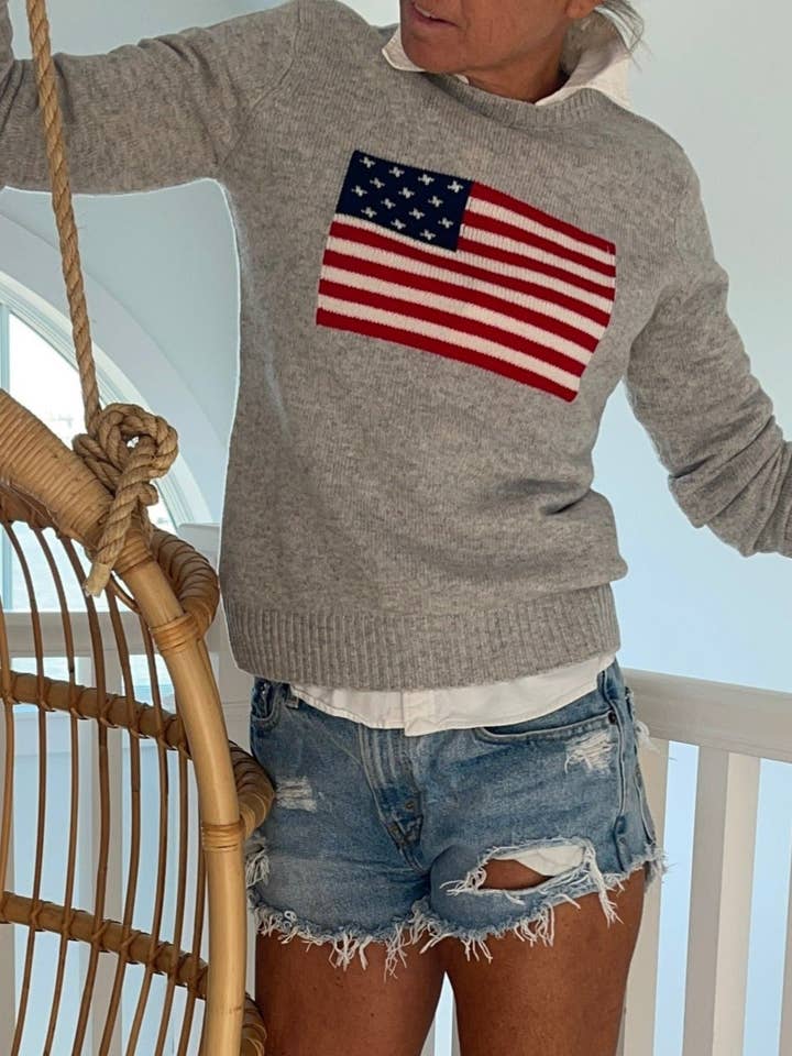 100% Cashmere Classic Flag Sweater in Gray